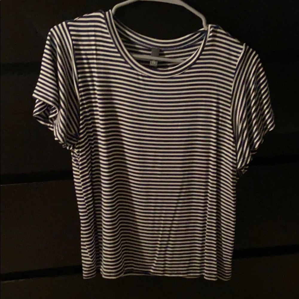 Flutter sleeve top